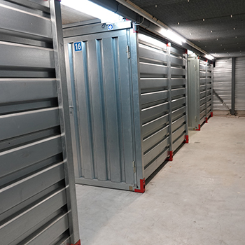 Opslagruimte huren in 's-Gravenpolder bij Goes, heeft diverse boxen.